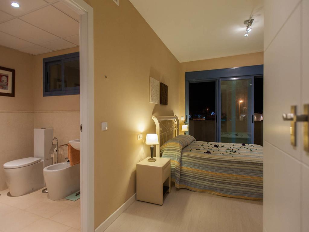 Livingtarifa Apartamento La Isla Leilighet Eksteriør bilde